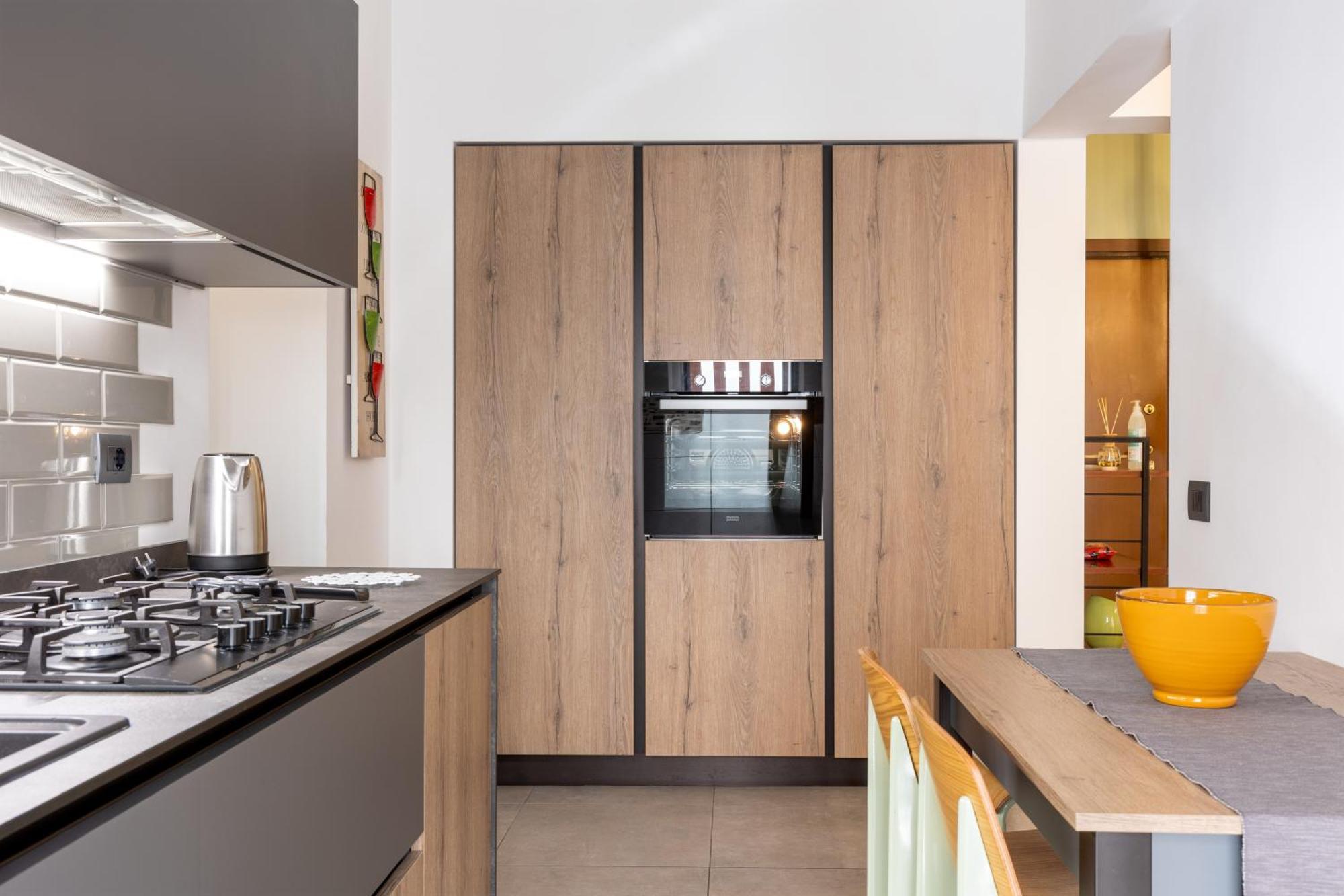 Urban Light House -10 Minuti Dalla Metro Apartment